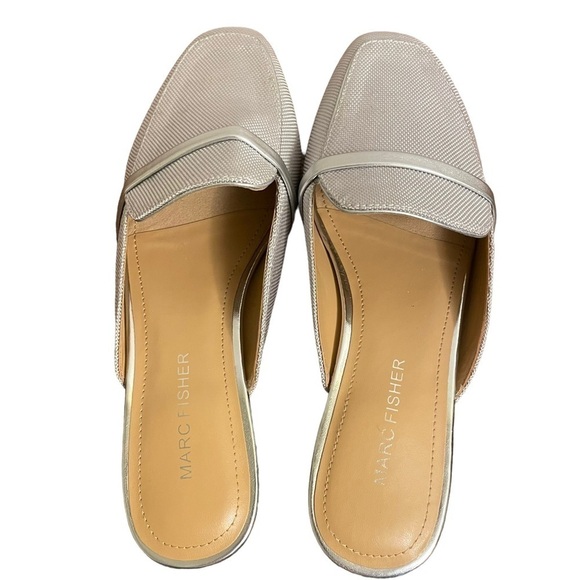 NWT Marc Fisher Namila Silver Tailored Mules Flats Size 7 - Picture 10 of 15